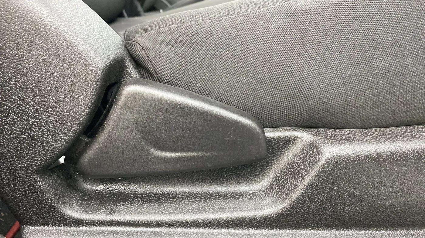 2024 Renault Kwid RXL 1.0 (O), Petrol, Manual, 270 km, Driver Side Adjustment Panel