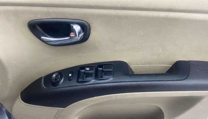 2013 Hyundai i10 SPORTZ 1.2, Petrol, Manual, 37,714 km, Driver Side Door Panels Control
