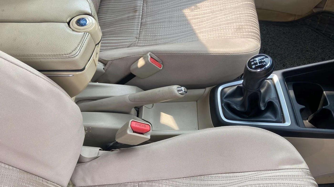 2018 Maruti Dzire VXI, Petrol, Manual, 82,681 km, Gear Lever