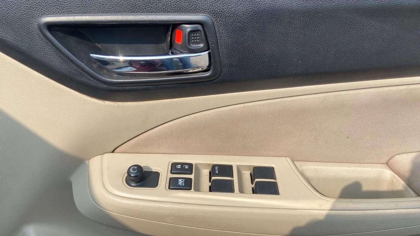 2018 Maruti Dzire VXI, Petrol, Manual, 82,681 km, Driver Side Door Panels Control