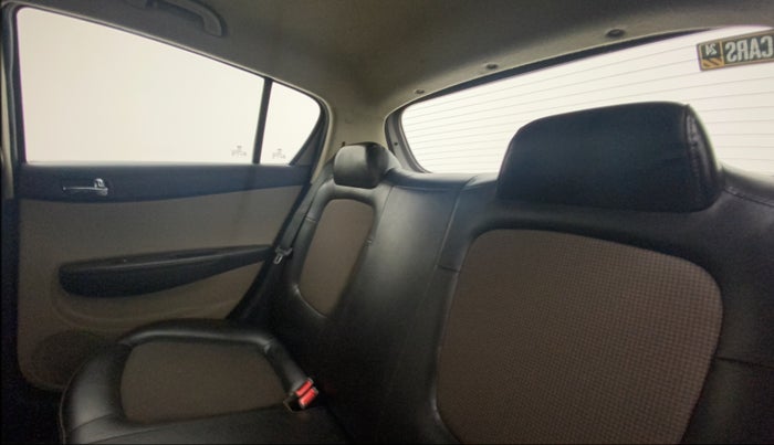 2014 Hyundai i20 MAGNA (O) 1.2, Petrol, Manual, 32,444 km, Right Side Rear Door Cabin