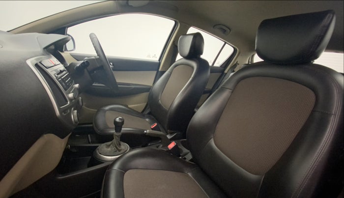 2014 Hyundai i20 MAGNA (O) 1.2, Petrol, Manual, 32,444 km, Right Side Front Door Cabin