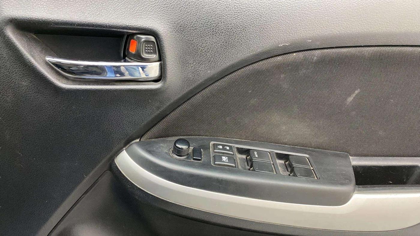 2016 Maruti Baleno ALPHA PETROL 1.2, Petrol, Manual, 93,716 km, Driver Side Door Panels Control
