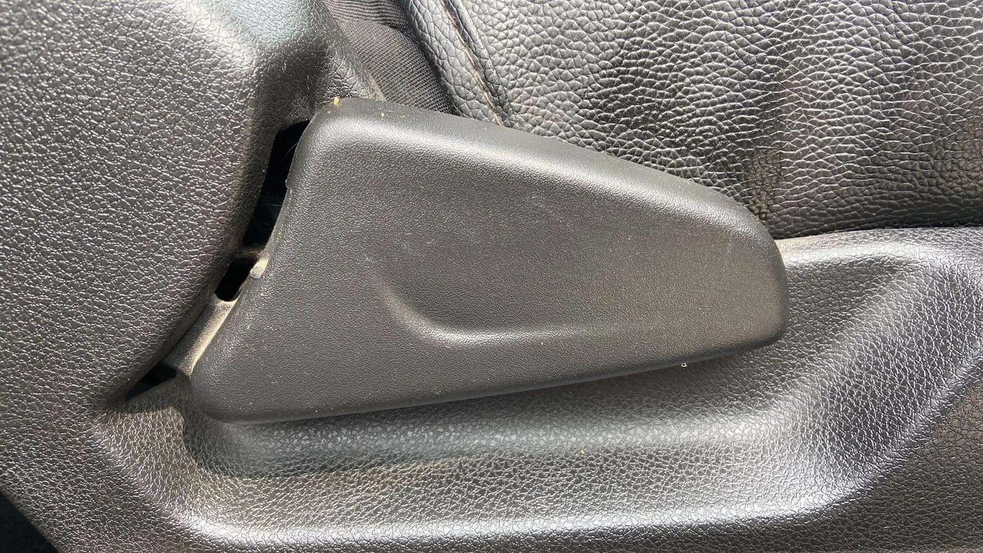 2018 Renault Kwid RXT 1.0 (O), Petrol, Manual, 55,374 km, Driver Side Adjustment Panel