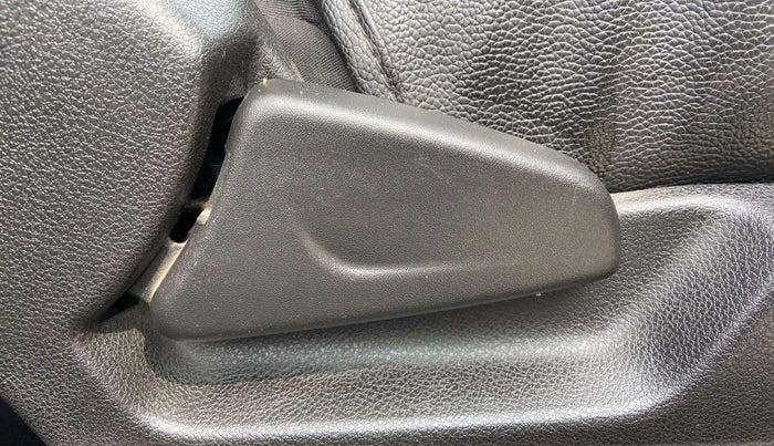 2018 Renault Kwid RXT 1.0 (O), Petrol, Manual, 55,374 km, Driver Side Adjustment Panel