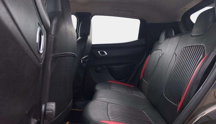 2018 Renault Kwid RXT 1.0 (O), Petrol, Manual, 55,374 km, Right Side Rear Door Cabin