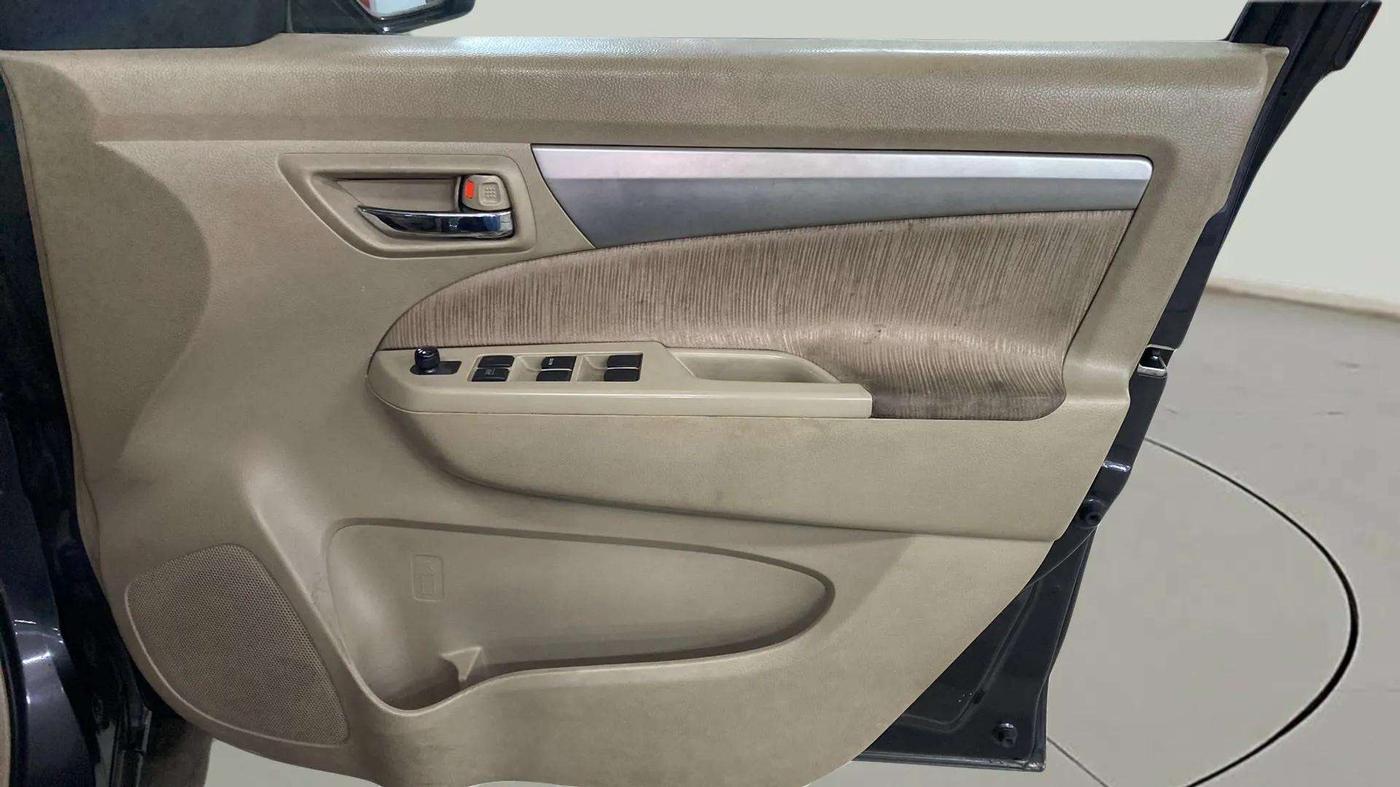 2013 Maruti Ertiga ZDI, Diesel, Manual, 91,492 km, Driver Side Door Panels Control