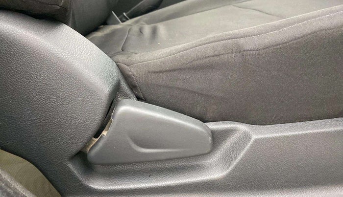2016 Renault Kwid RXT 0.8, Petrol, Manual, 40,372 km, Driver Side Adjustment Panel