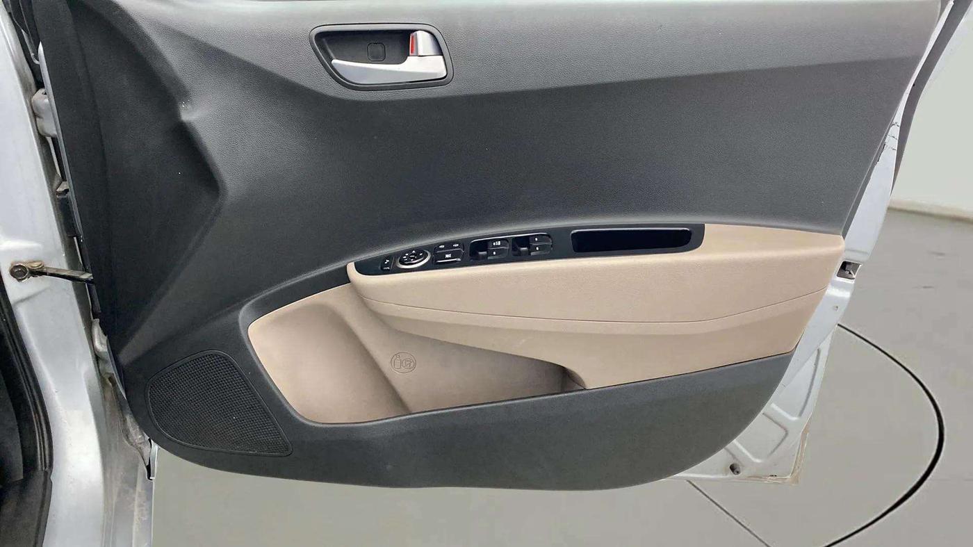 2019 Hyundai Grand i10 SPORTZ 1.2 KAPPA VTVT, Petrol, Manual, 57,866 km, Driver Side Door Panels Control