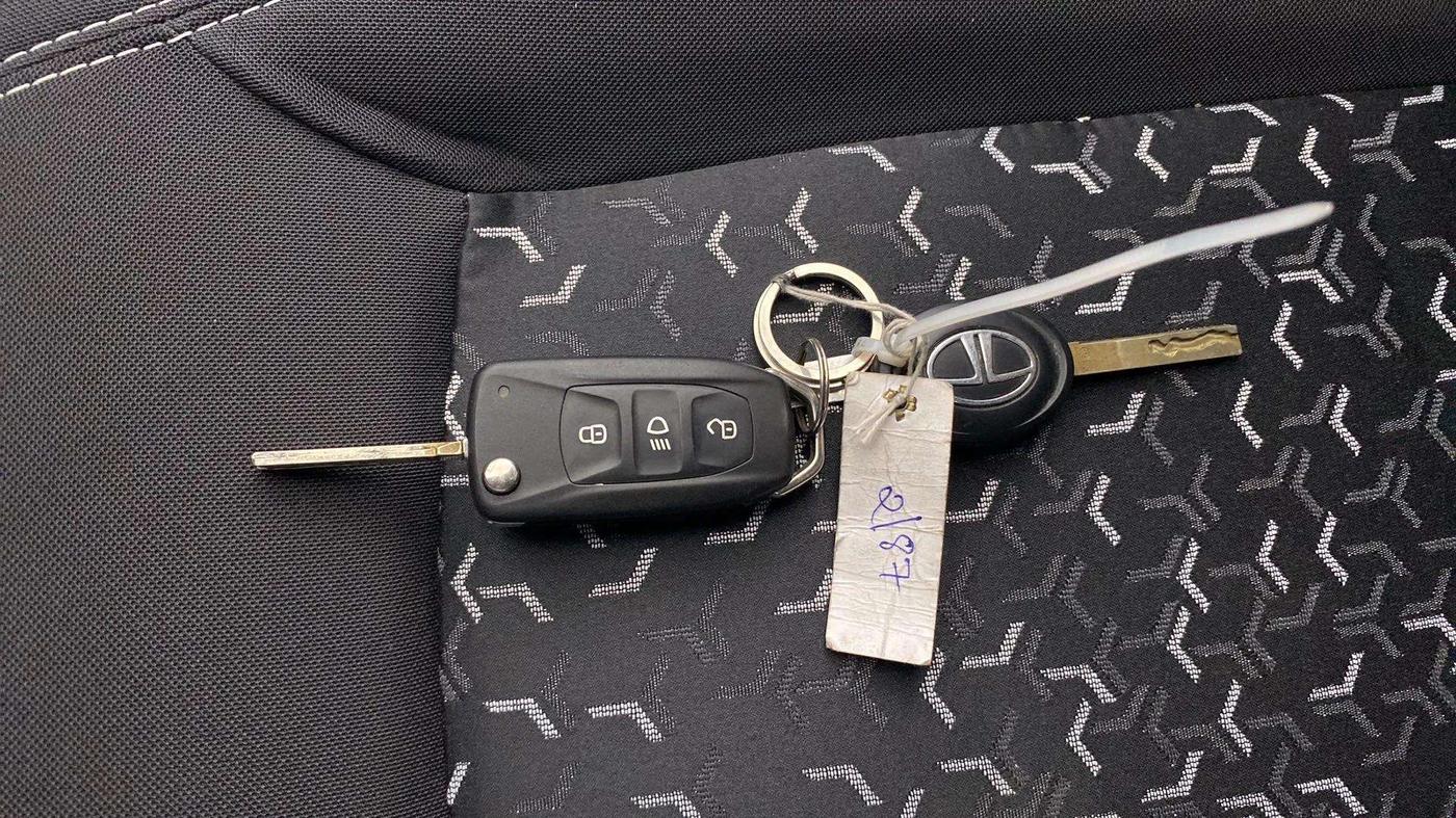 2022 Tata Tiago XT CNG, CNG, Manual, 10,494 km, Key Close Up