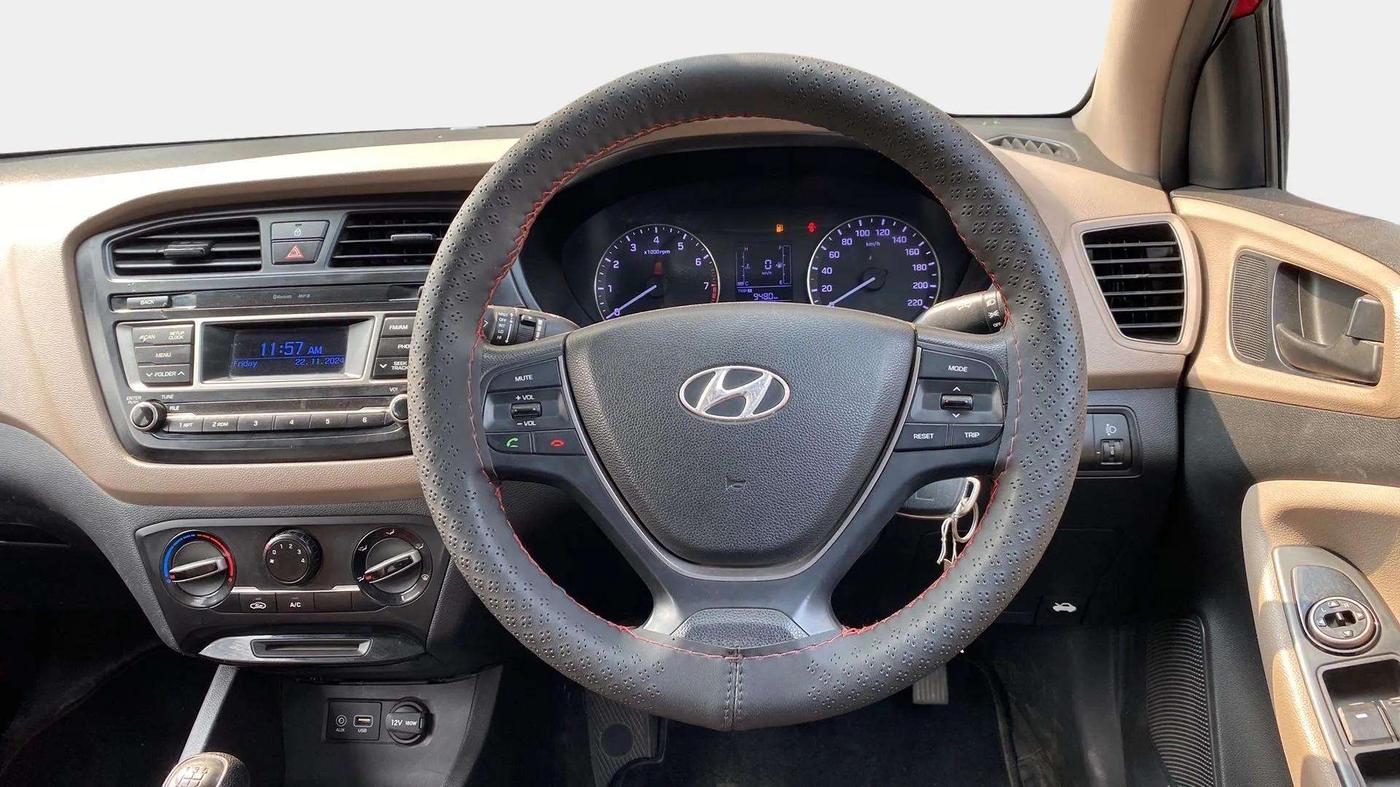 2015 Hyundai Elite i20 MAGNA 1.2, Petrol, Manual, 79,885 km, Steering Wheel Close Up
