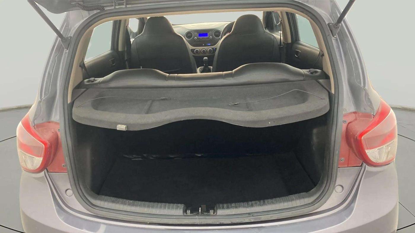2016 Hyundai Grand i10 MAGNA 1.2 KAPPA VTVT, Petrol, Manual, 37,507 km, Boot Inside