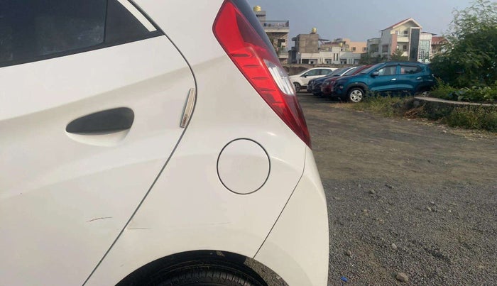 2016 Hyundai Eon ERA PLUS (O), Petrol, Manual, 38,131 km, Left quarter panel - Paint has minor damage