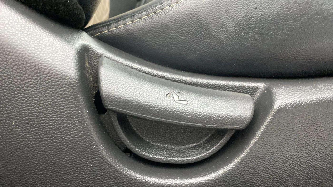 2019 Hyundai Grand i10 SPORTZ AT 1.2 KAPPA VTVT, Petrol, Automatic, 16,155 km, Driver Side Adjustment Panel