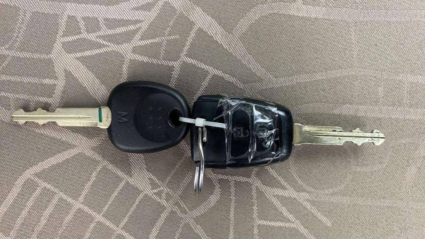 2019 Hyundai Grand i10 SPORTZ AT 1.2 KAPPA VTVT, Petrol, Automatic, 16,155 km, Key Close Up