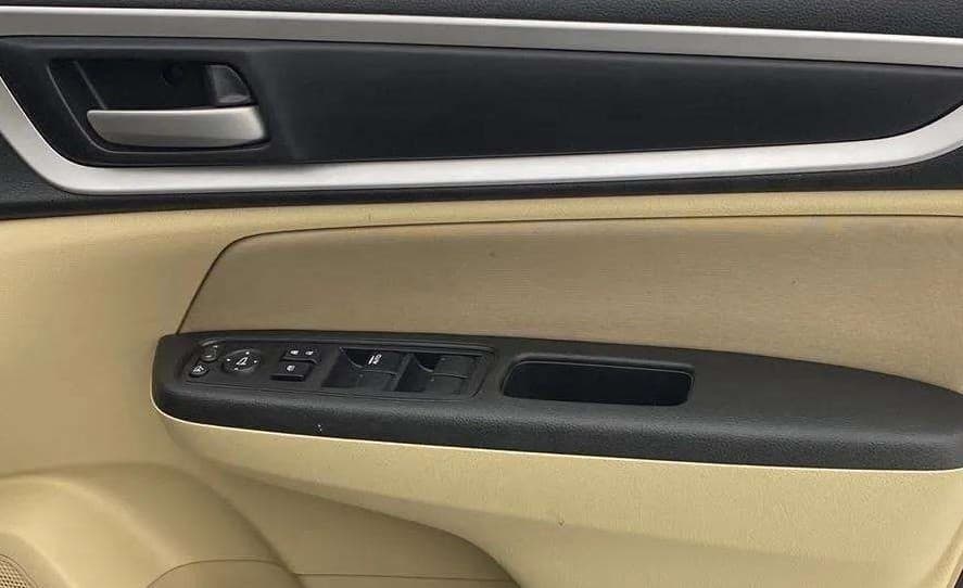 2023 Honda Amaze 1.2L I-VTEC VX, Petrol, Manual, 26,295 km, Driver Side Door Panels Control