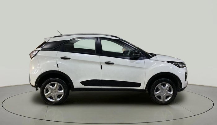 2022 Tata NEXON XM SUNROOF PETROL, Petrol, Manual, 21,932 km, Right Side View