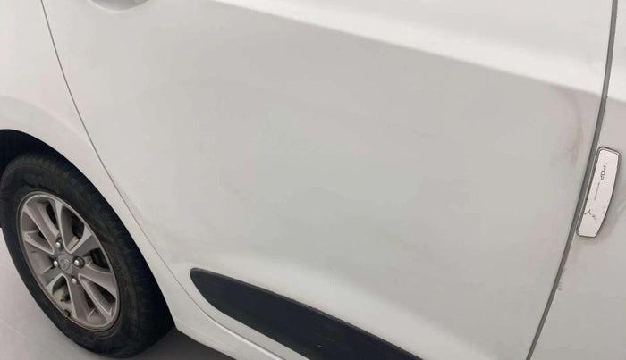2016 Hyundai Grand i10 ASTA (O) AT 1.2 KAPPA VTVT, Petrol, Automatic, 50,928 km, Right rear door - Paint minor damage