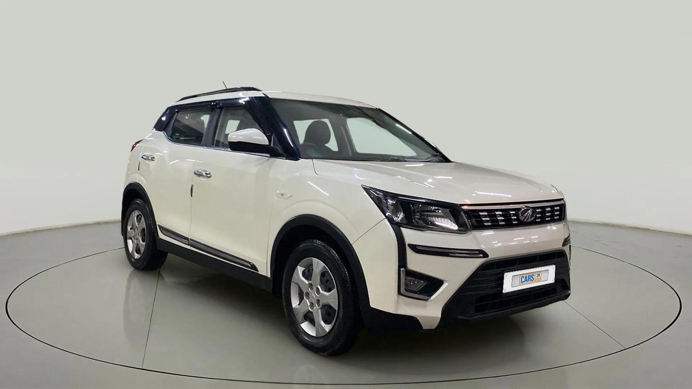 2021 Mahindra XUV300 W6 1.2 PETROL, CNG, Manual, 23,760 km, SRP