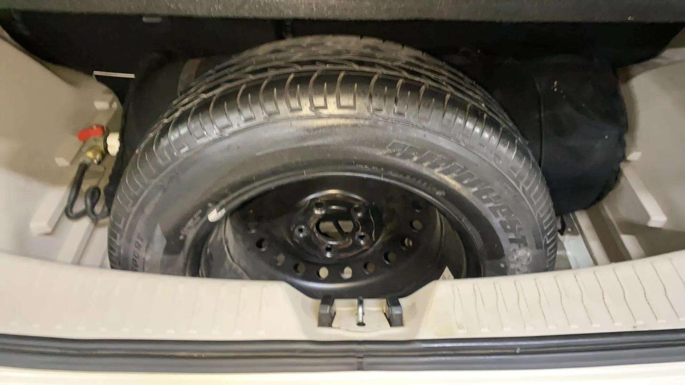 2021 Mahindra XUV300 W6 1.2 PETROL, CNG, Manual, 23,760 km, Boot Inside