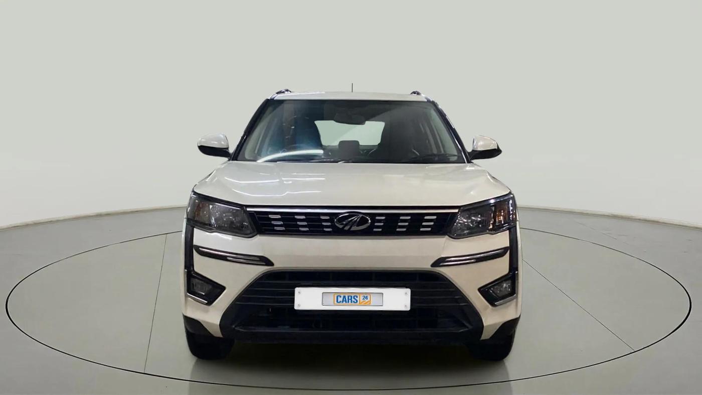 2021 Mahindra XUV300 W6 1.2 PETROL, CNG, Manual, 23,760 km, Front