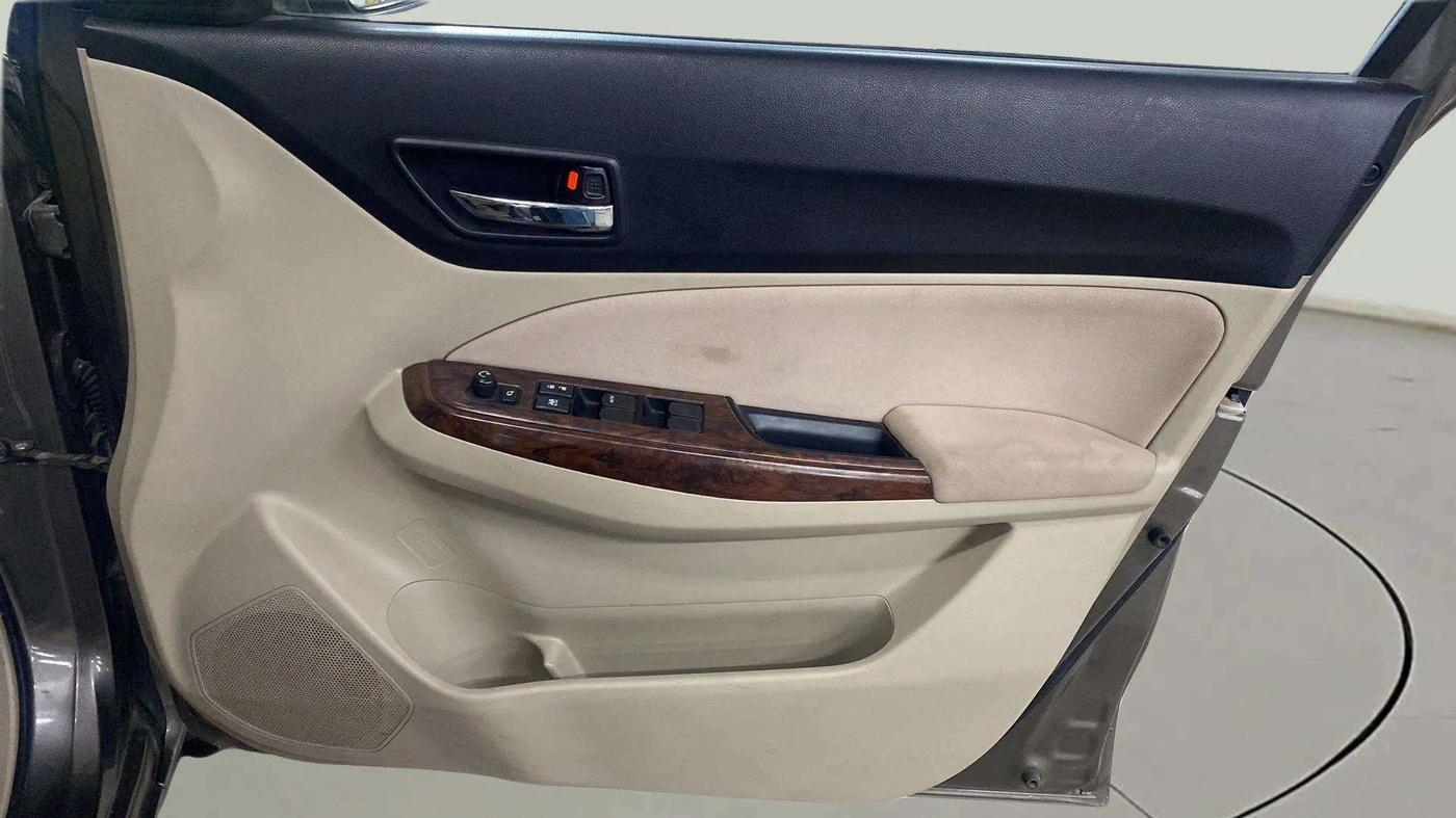2018 Maruti Dzire ZXI PLUS AMT, Petrol, Automatic, 10,721 km, Driver Side Door Panels Control