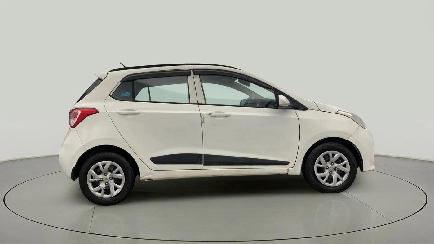 2019 Hyundai Grand i10 SPORTZ 1.2 KAPPA VTVT, CNG, Manual, 49,980 km, Right Side View