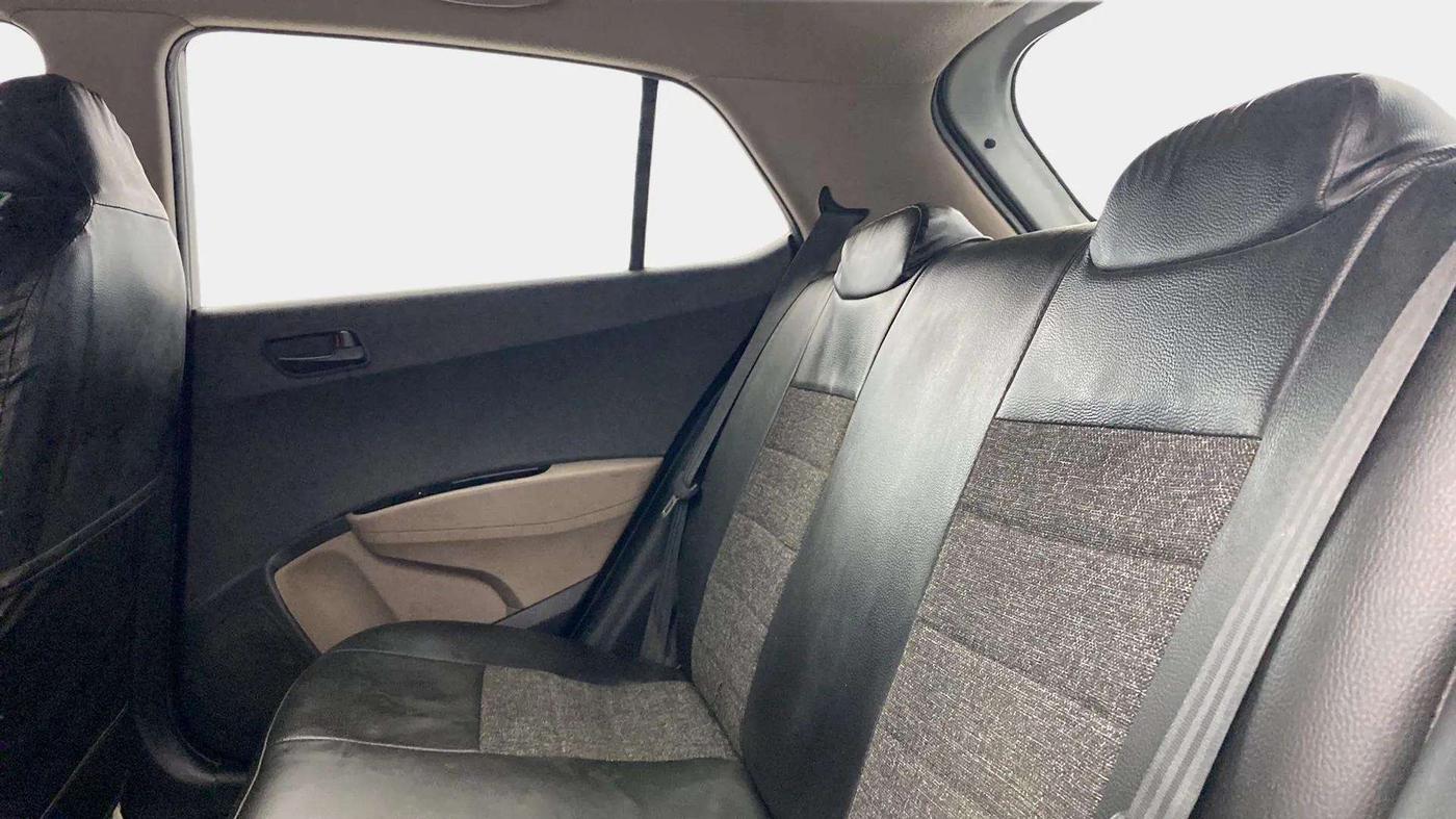 2014 Hyundai Grand i10 MAGNA 1.2 KAPPA VTVT, Petrol, Manual, 27,434 km, Right Side Rear Door Cabin
