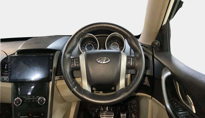 2016 Mahindra XUV500 W10 AT, Diesel, Automatic, 54,186 km, Steering Wheel Close Up