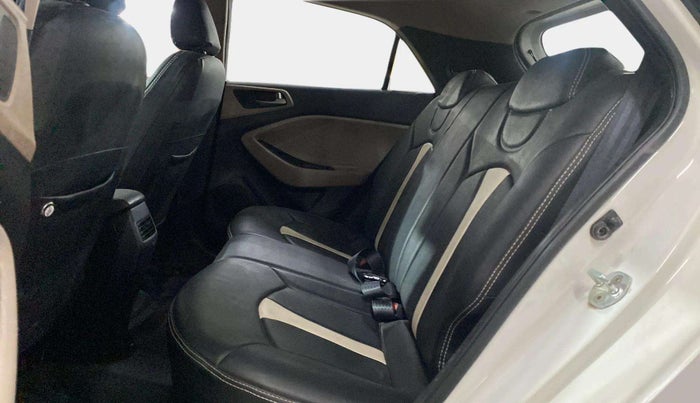 2016 Hyundai Elite i20 SPORTZ 1.2, Petrol, Manual, 50,060 km, Right Side Rear Door Cabin
