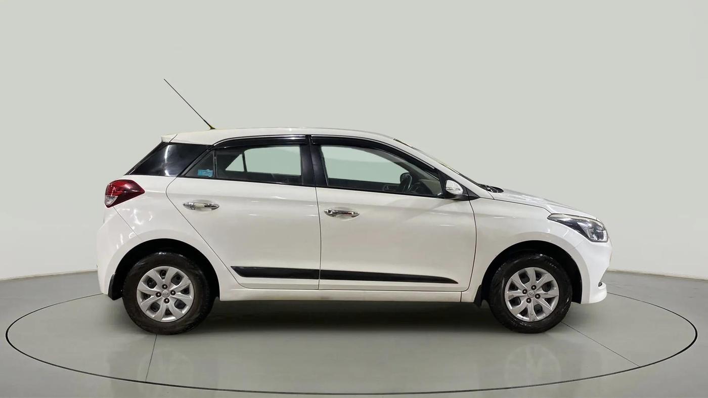 2016 Hyundai Elite i20 SPORTZ 1.2, Petrol, Manual, 50,060 km, Right Side View