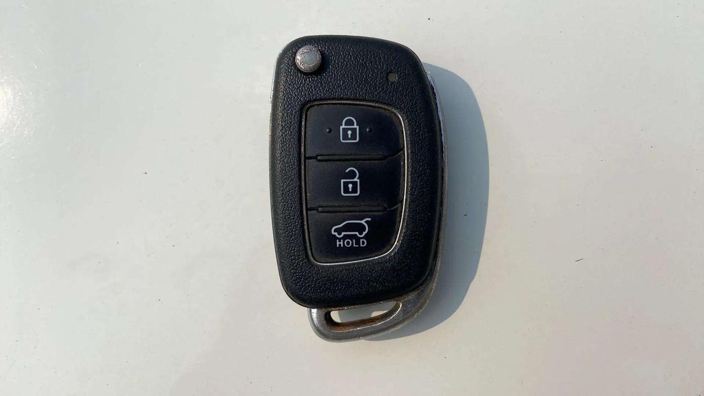 2016 Hyundai Elite i20 SPORTZ 1.2, CNG, Manual, 84,597 km, Key Close Up