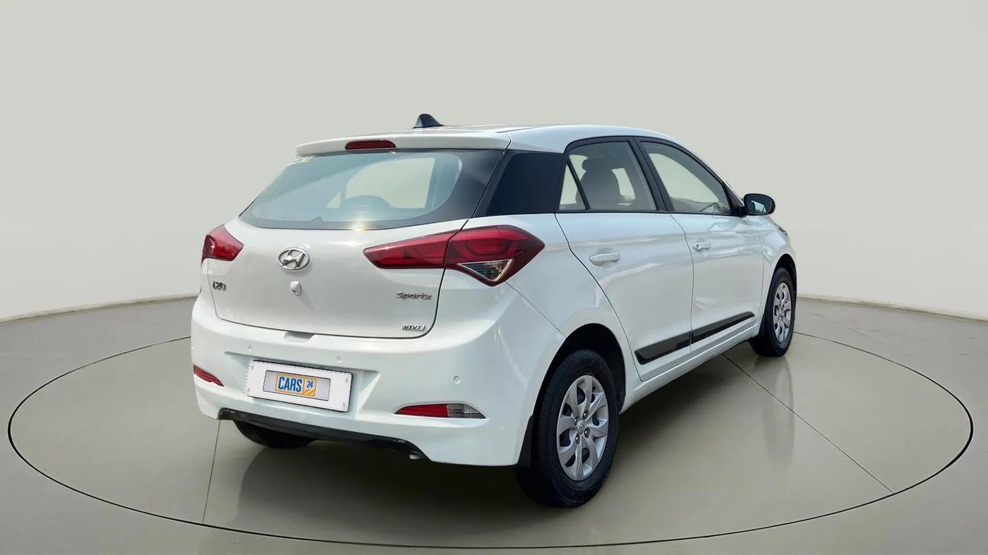 2016 Hyundai Elite i20 SPORTZ 1.2, CNG, Manual, 84,597 km, Right Back Diagonal