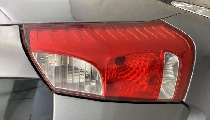 2013 Maruti Wagon R 1.0 LXI CNG, CNG, Manual, 98,981 km, Right tail light - Minor scratches