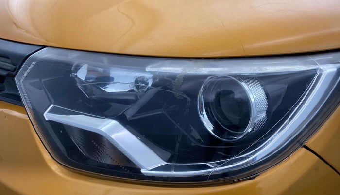 2019 Renault TRIBER RXZ, Petrol, Manual, 66,378 km, Left headlight - Minor scratches