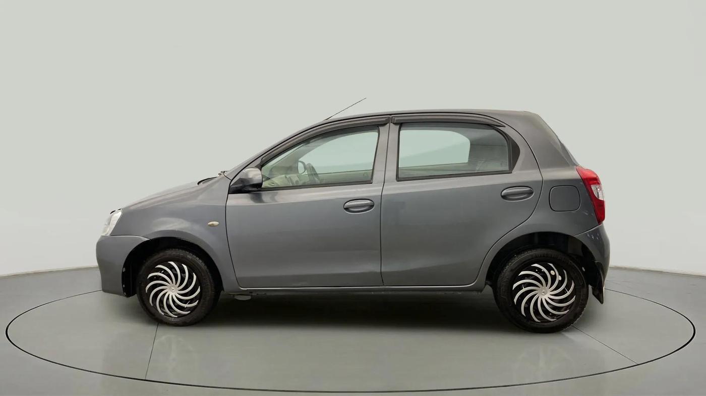 2016 Toyota Etios Liva G, Petrol, Manual, 53,318 km, Left Side