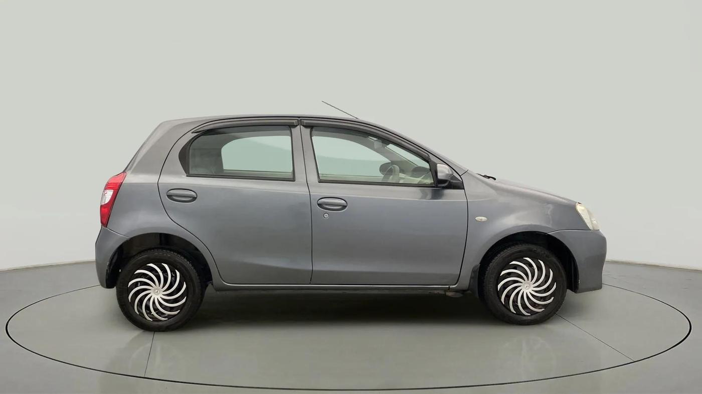2016 Toyota Etios Liva G, Petrol, Manual, 53,318 km, Right Side View