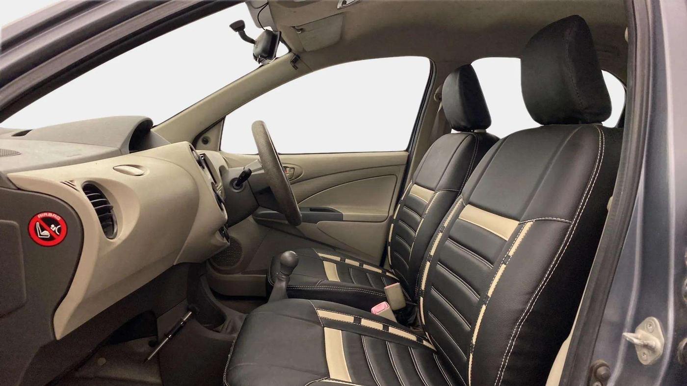 2016 Toyota Etios Liva G, Petrol, Manual, 53,318 km, Right Side Front Door Cabin