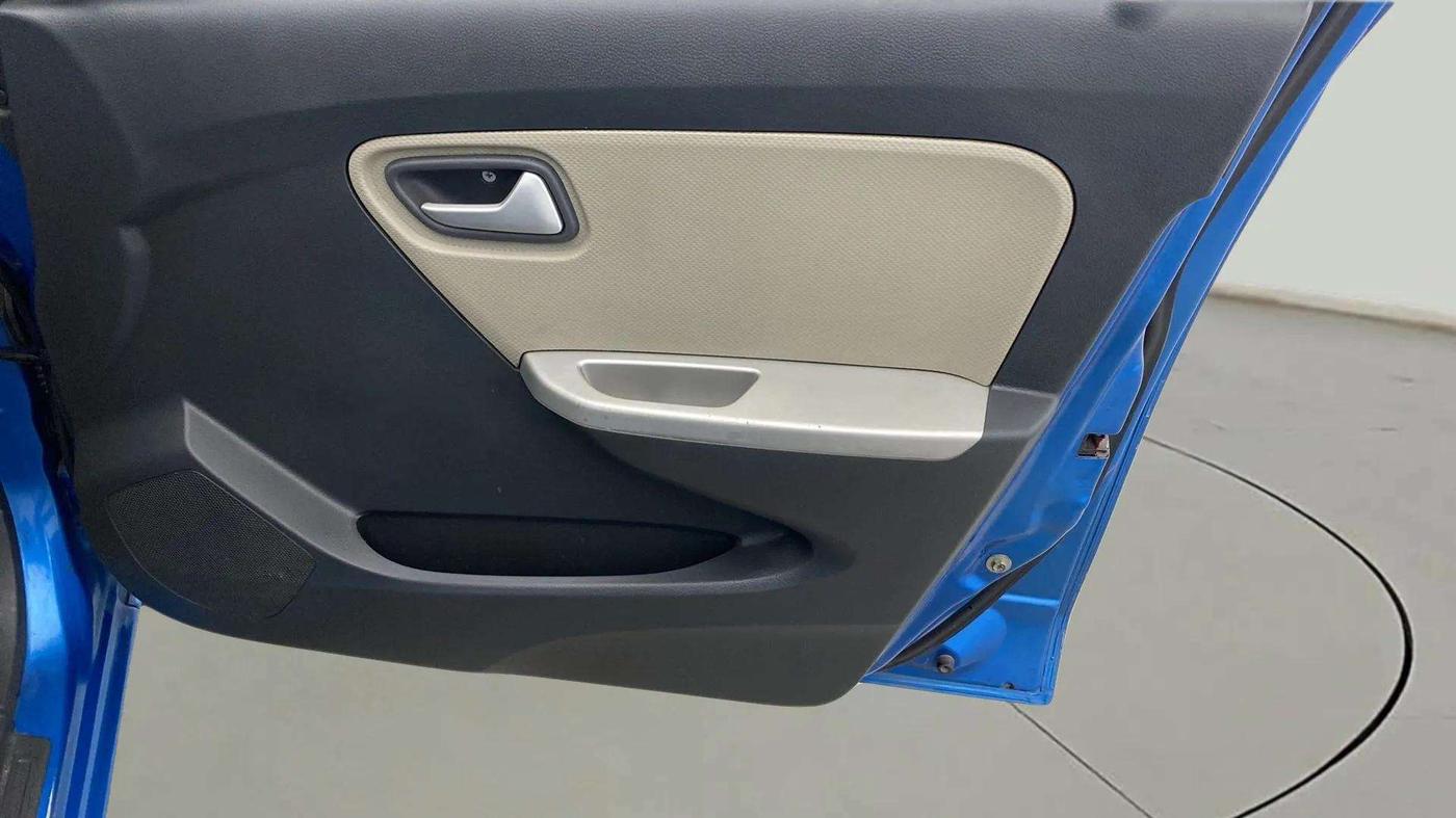 2015 Maruti Alto K10 VXI, Petrol, Manual, 64,564 km, Driver Side Door Panels Control