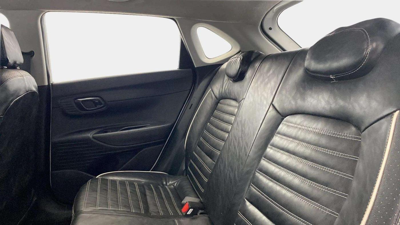 2021 Hyundai NEW I20 SPORTZ 1.2 MT, Petrol, Manual, 36,901 km, Right Side Rear Door Cabin