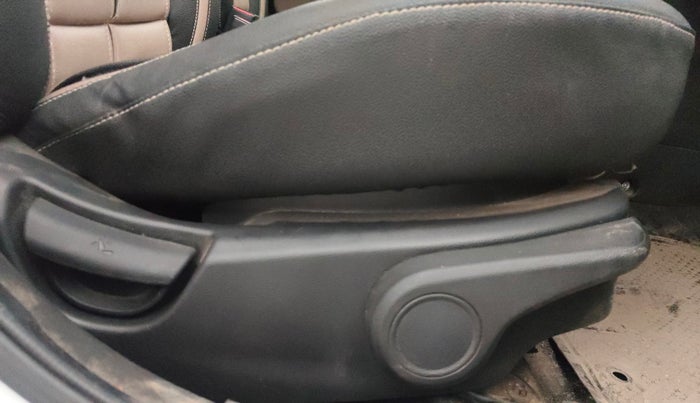 2015 Hyundai Grand i10 ASTA (O) 1.2 KAPPA VTVT, Petrol, Manual, 96,881 km, Driver Side Adjustment Panel