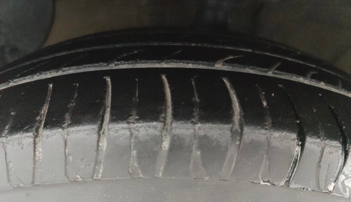 2015 Hyundai Grand i10 ASTA (O) 1.2 KAPPA VTVT, Petrol, Manual, 96,881 km, Left Front Tyre Tread