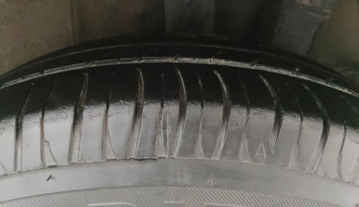 2015 Hyundai Grand i10 ASTA (O) 1.2 KAPPA VTVT, Petrol, Manual, 96,881 km, Left Rear Tyre Tread