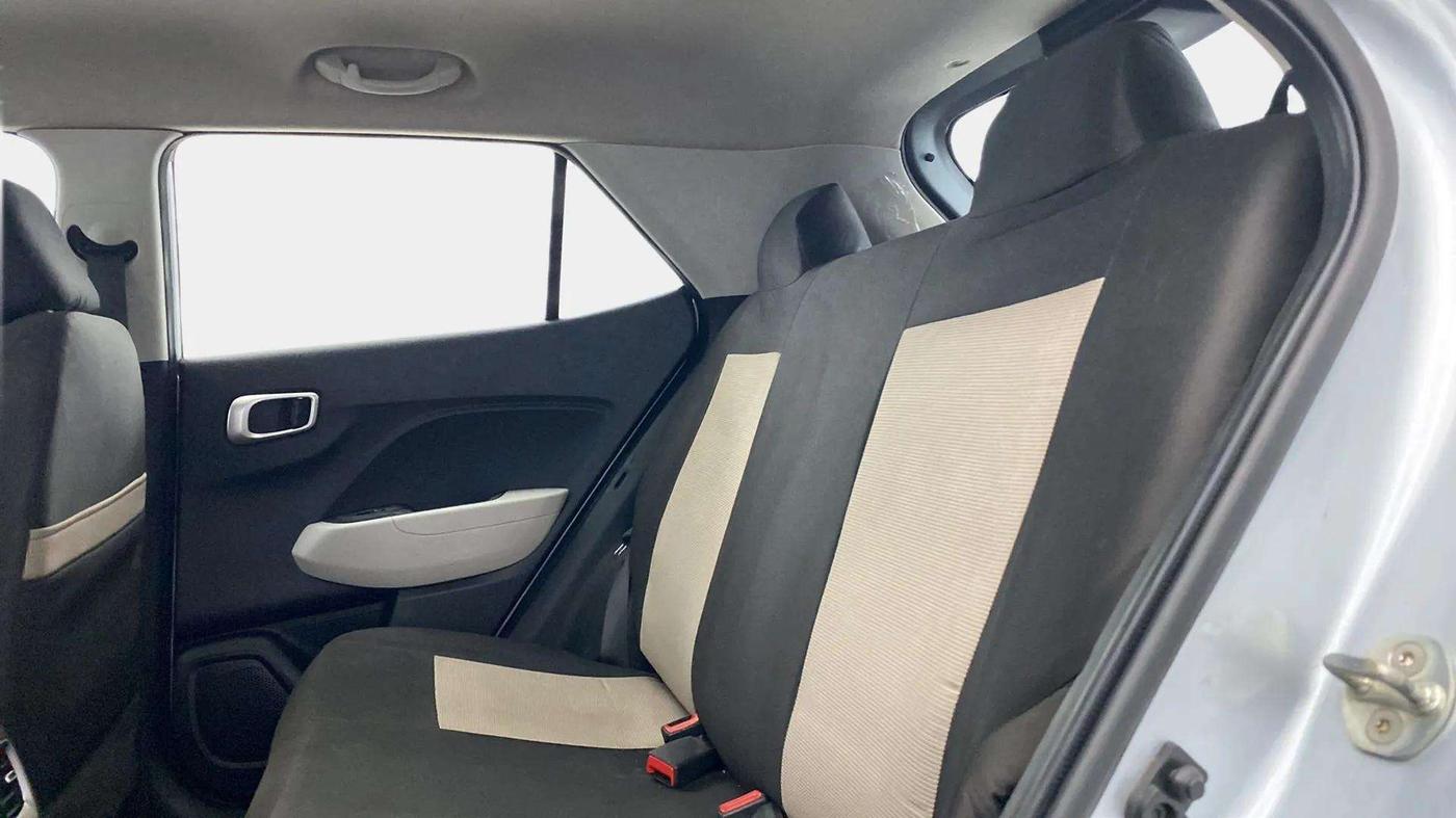2022 Hyundai VENUE S(O) 1.2, Petrol, Manual, 14,186 km, Right Side Rear Door Cabin