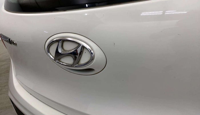 2017 Hyundai Grand i10 SPORTZ 1.2 KAPPA VTVT, CNG, Manual, 79,598 km, Dicky (Boot door) - Minor scratches