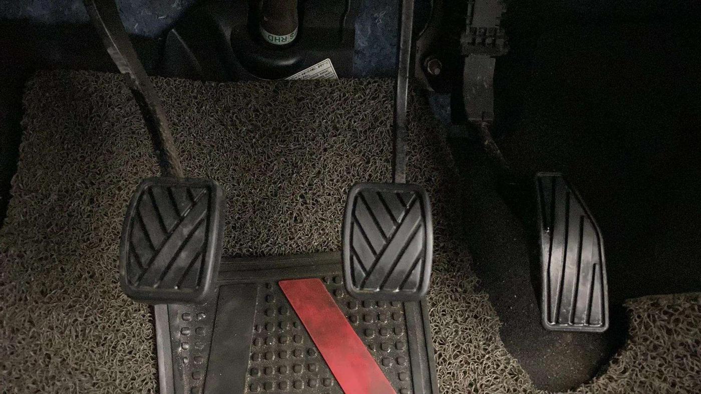 2018 Maruti Swift VXI, Petrol, Manual, 40,645 km, Pedals