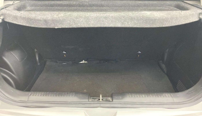 2018 Maruti Swift VXI, Petrol, Manual, 40,645 km, Boot Inside