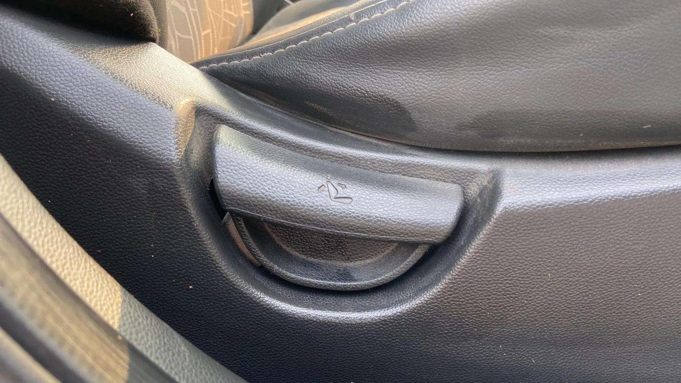 2019 Hyundai Grand i10 SPORTZ 1.2 KAPPA VTVT, CNG, Manual, 83,792 km, Driver Side Adjustment Panel