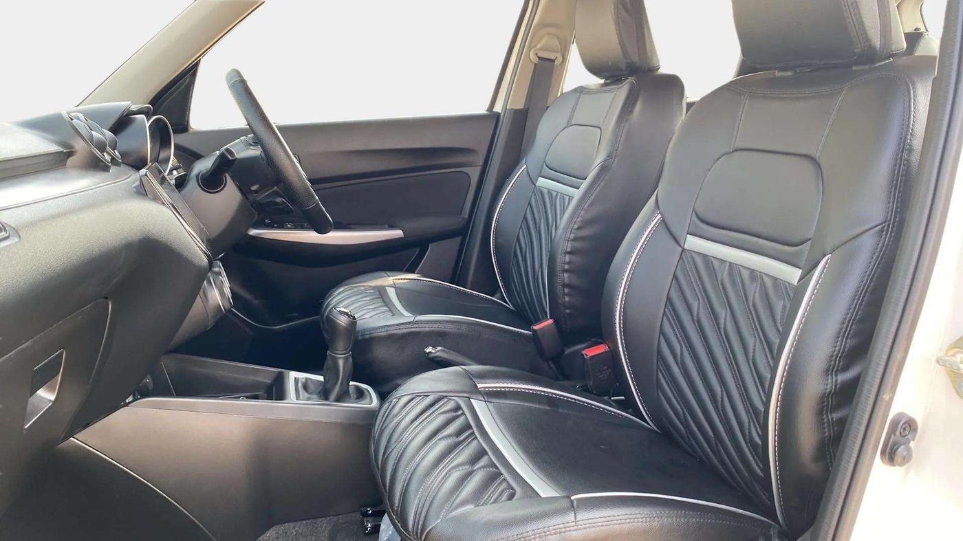 2024 Maruti Swift ZXi, Petrol, Manual, 3,766 km, Right Side Front Door Cabin
