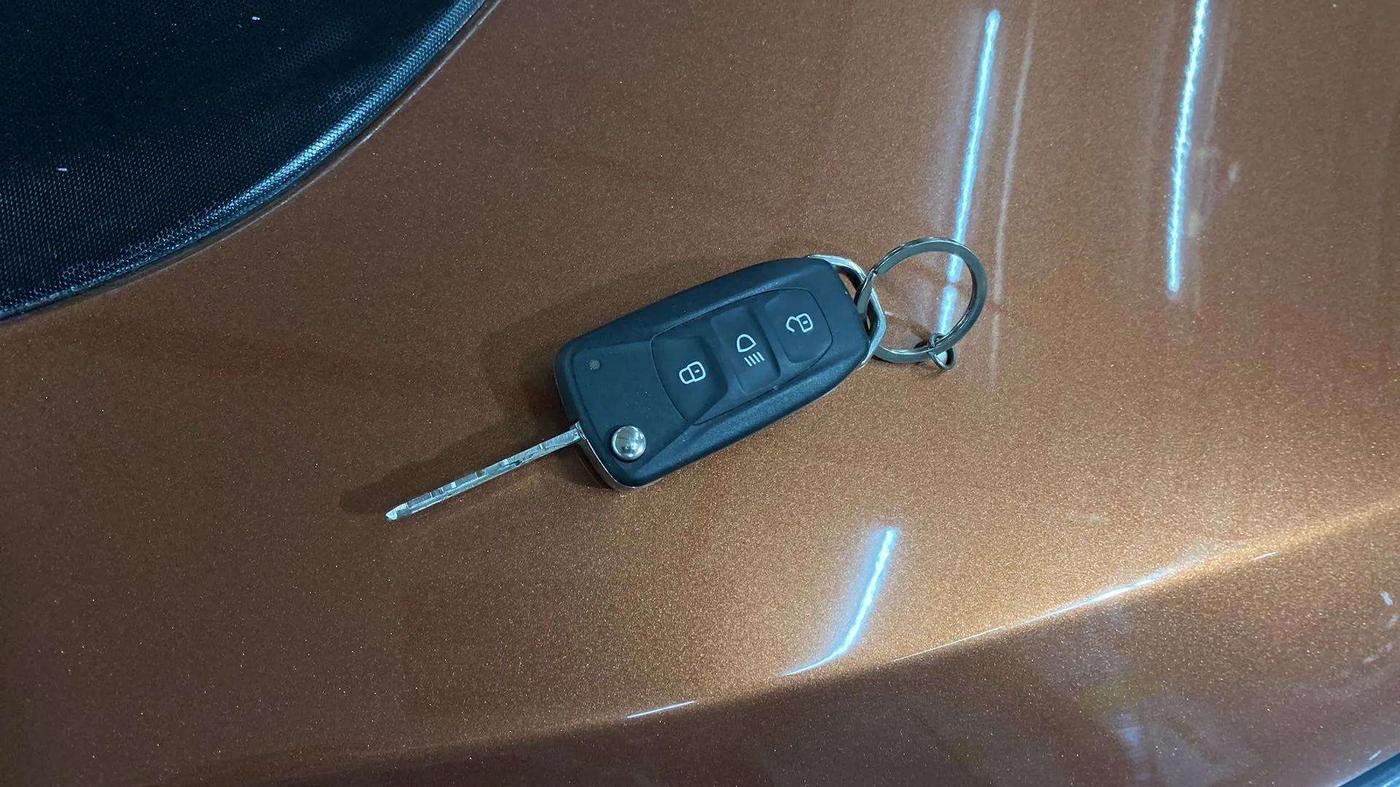 2017 Tata TIGOR XZ (O) PETROL, Petrol, Manual, 37,023 km, Key Close Up